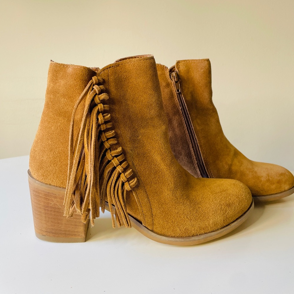 Kenneth Cole Reaction Brown Suede Fringe Booties - Picture 4 of 6
